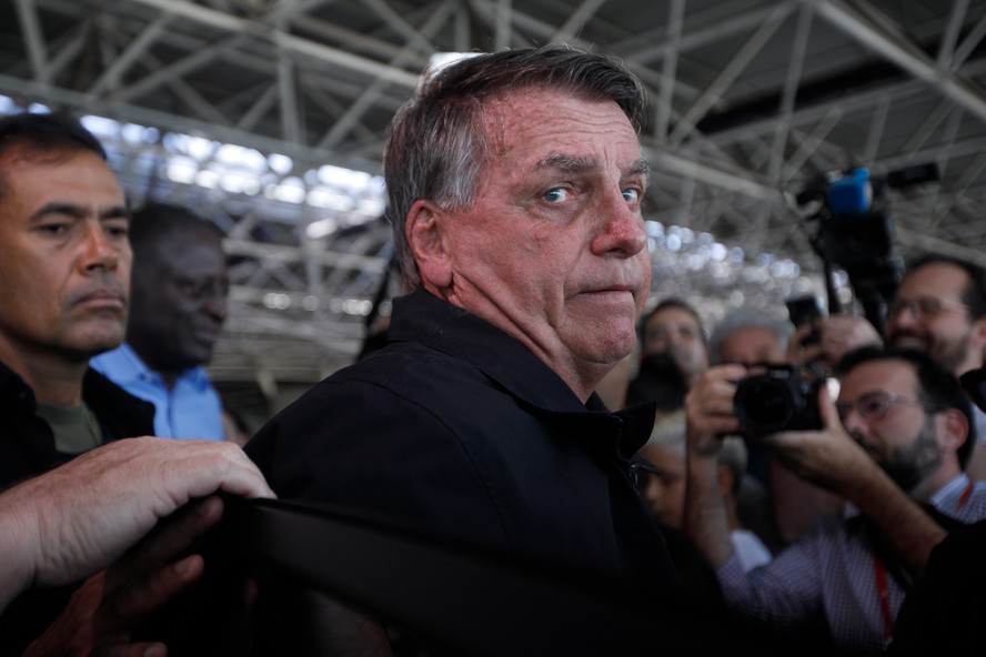 Bolsonaro faz tour entre presidentes de partidos por apoio à anistia do 8 de janeiro