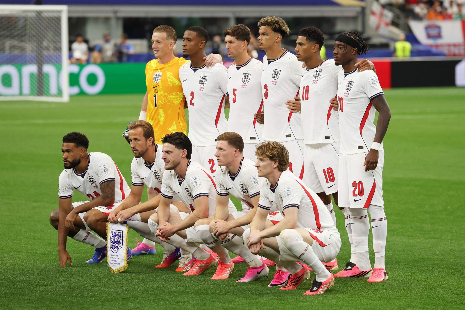 Jogadores da Inglaterra antes da partida — Foto: Getty Images via AFP