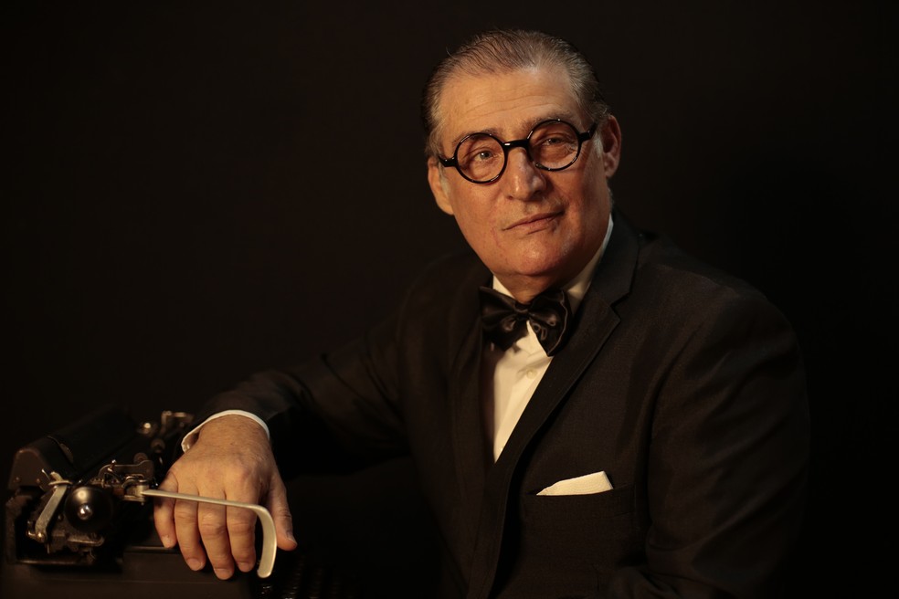 Giuseppe Oristanio, em cena da peça'Pormenor de ausência' — Foto: Divulgação