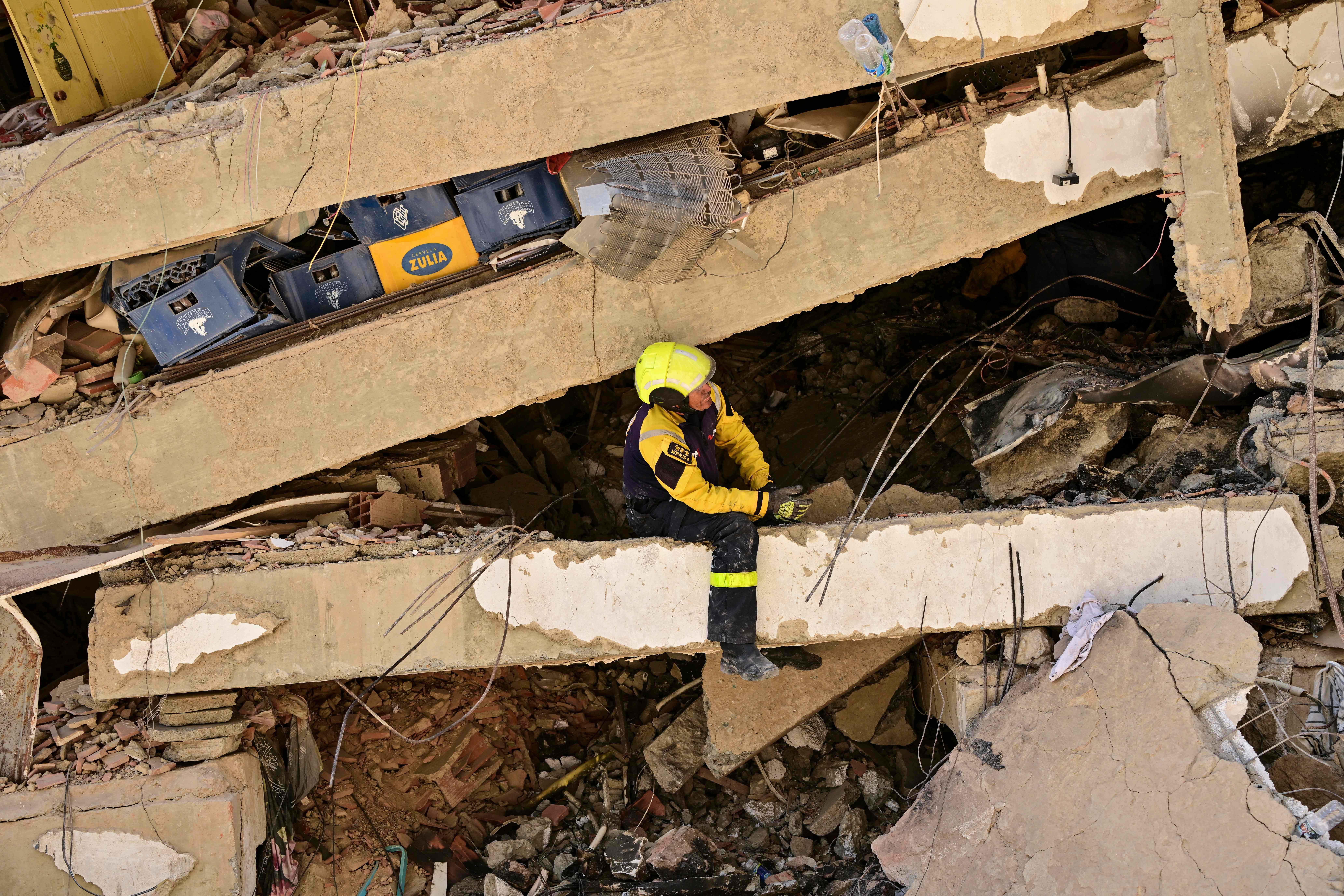 Bilhões no limbo: Venezuela busca ativos no exterior para financiar reconstrução após terremotos - QTU Questões do Universo
