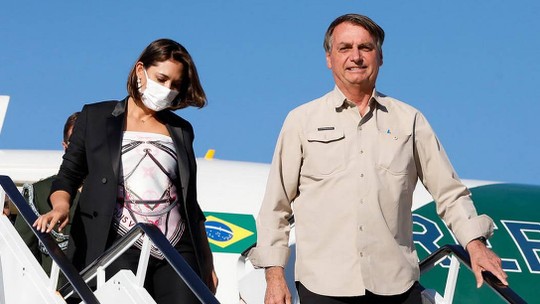 Michelle Bolsonaro diz não saber motivo da busca e apreensão: 'Na minha casa, apenas eu fui vacinada'