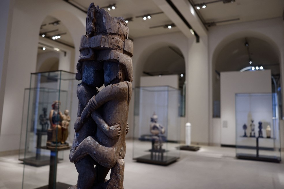 Interior da 'Galerie des Cinq Continents' (Galeria dos Cinco Continentes, em português) no Museu do Louvre, em Paris — Foto: Ian Langsdon / AFP