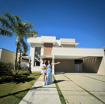 Beatriz Reis e a mãe,  Aricelina Reis — Foto: Reprodução/Instagram