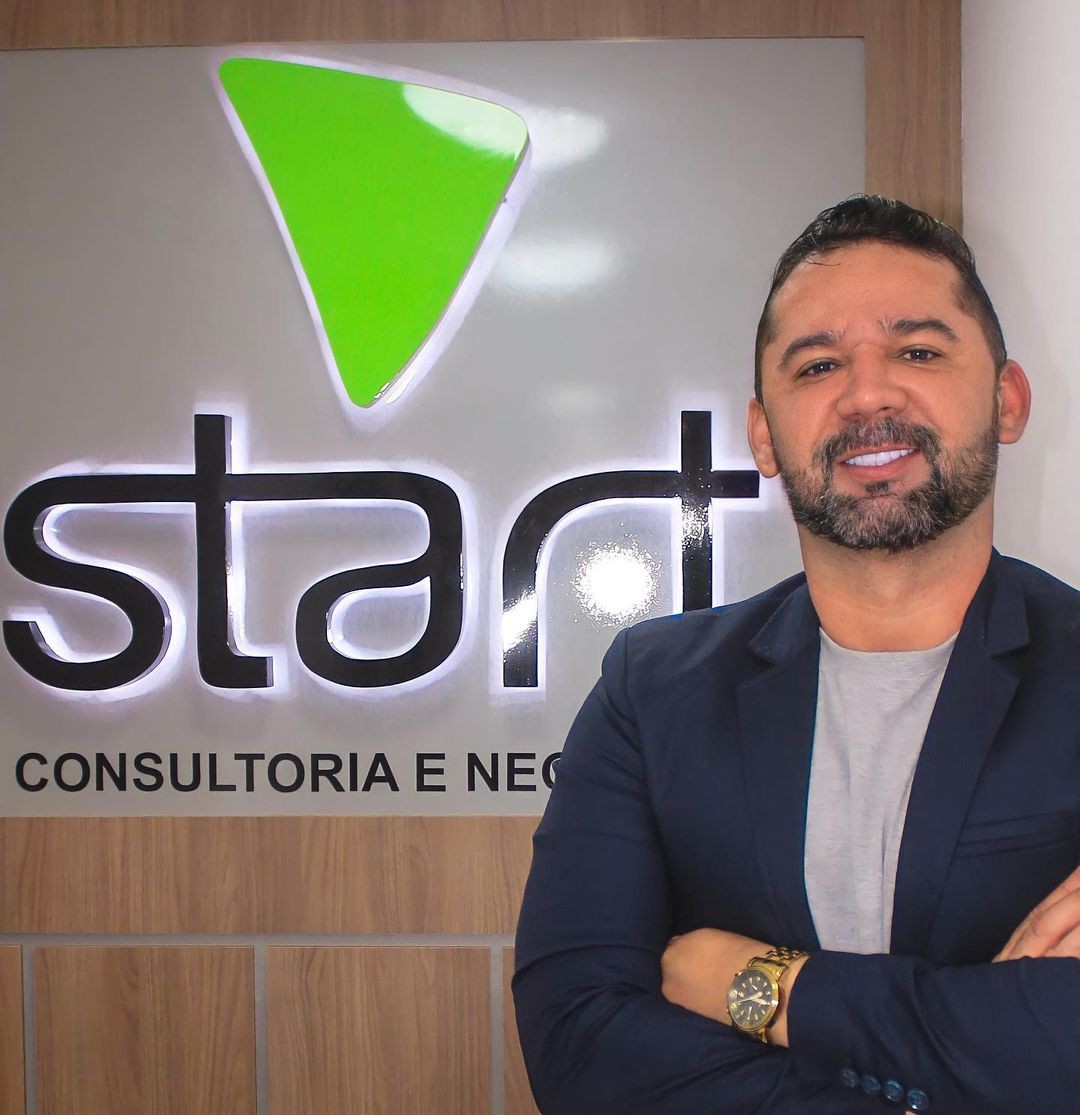 Empresário destaca em plataformas profissionais que empresa comandada por ele era "líder em pesquisas comerciais e políticas no estado da Bahia" — Foto: Reprodução/Instagram