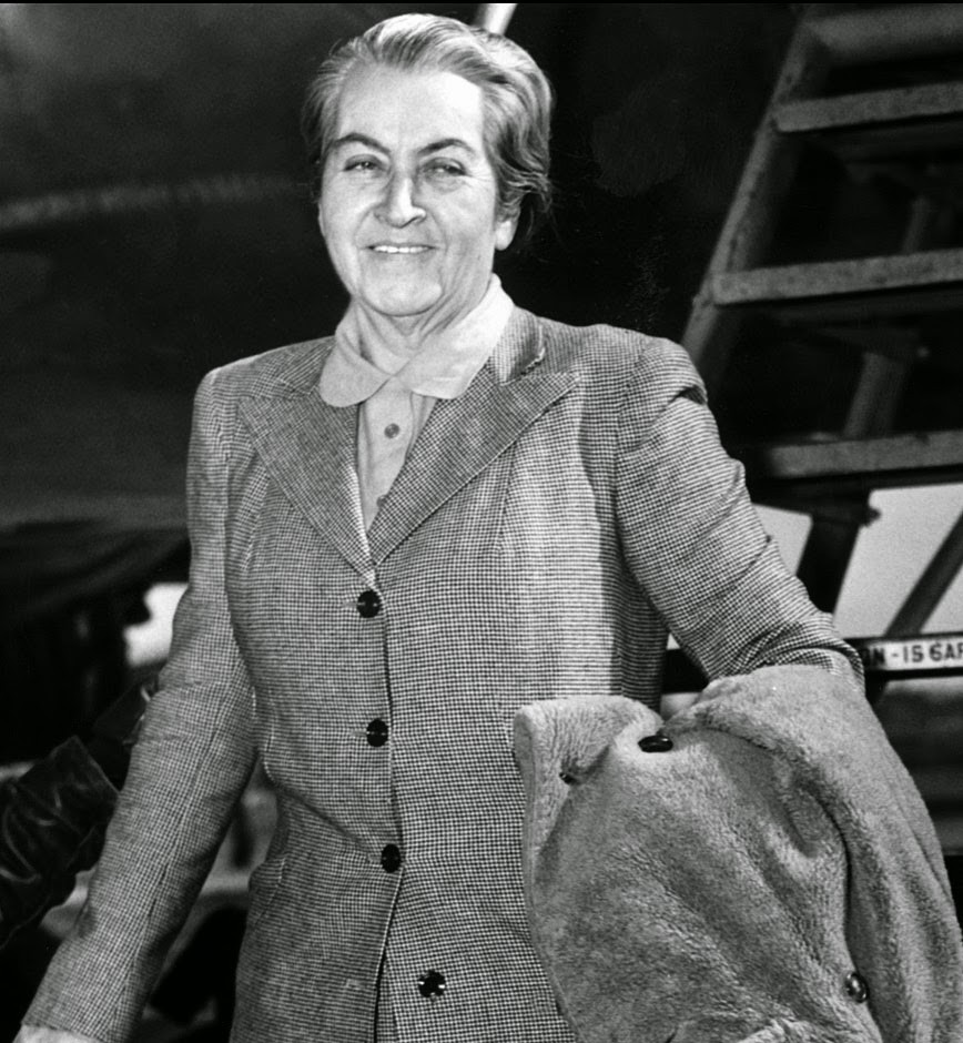 A chilena Gabriela Mistral, em 1945 — Foto: Reprodução