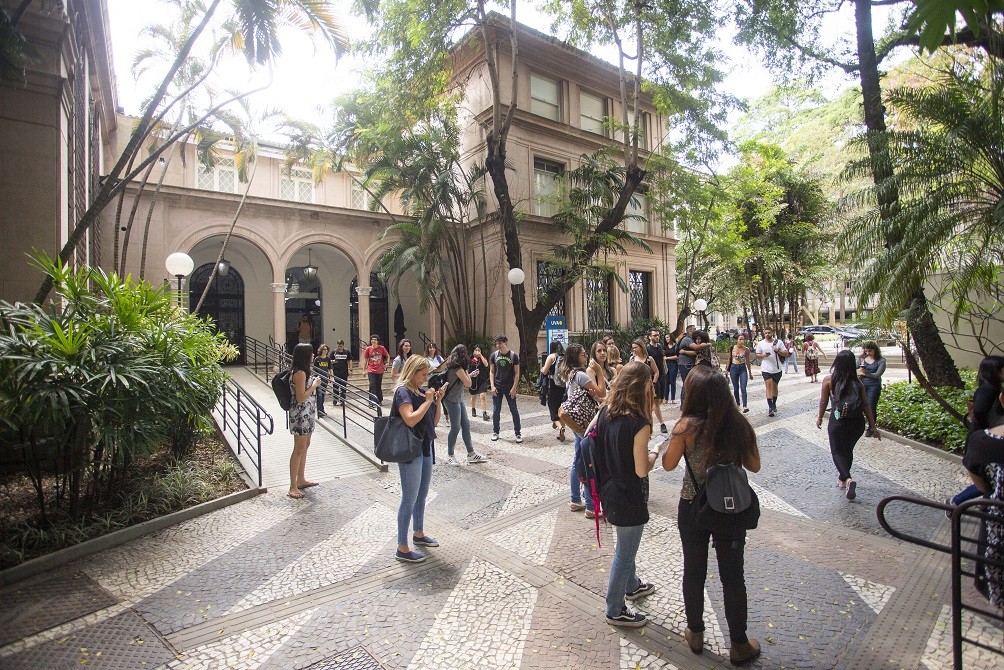 Universidade abre 30 cursos de extensão e escola promove feira com  instituições nacionais e estrangeiras na Barra - QTU Questões do Universo