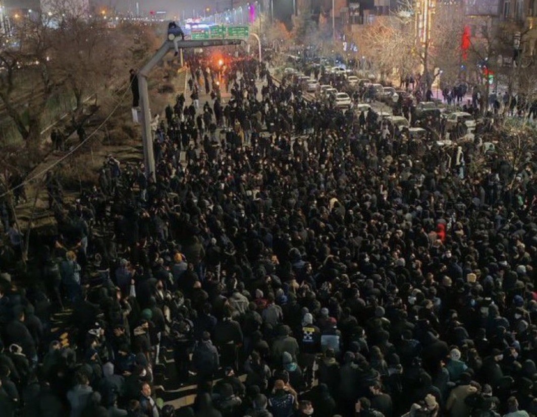 Irã tem ao menos 65 mortos e mais de 2.300 presos — Foto: Reprodução