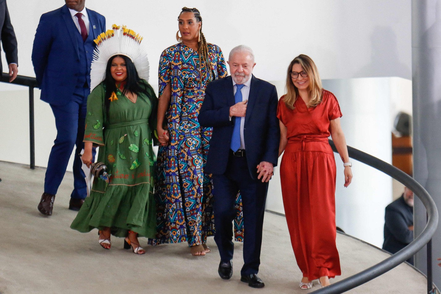 Presidente Lula, a primeira-dama Janja, em cerimônia de posse de Anielle Franco e Sônia Guajajara como ministras — Foto:  Sergio Lima / AFP