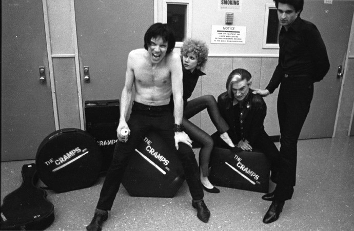 Lendas do punk, Henry Rollins e Ian MacKaye ajudam a resgatar o acervo do The Cramps - QTU Questões do Universo