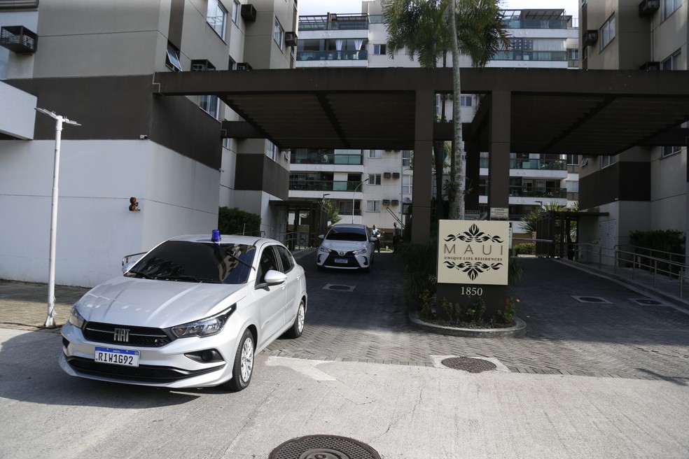 Operação Pretoriana mira 20 policiais acusados de fazer a segurança armada do bicheiro Rogério de Andrade — Foto: Fabiano Rocha/Agência O Globo