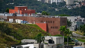 Embaixada dos EUA na Venezuela retoma oficialmente as operações após sete anos