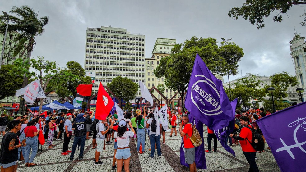 Partidos e movimentos de esquerda fazem atos em contraponto a Bolsonaro ...