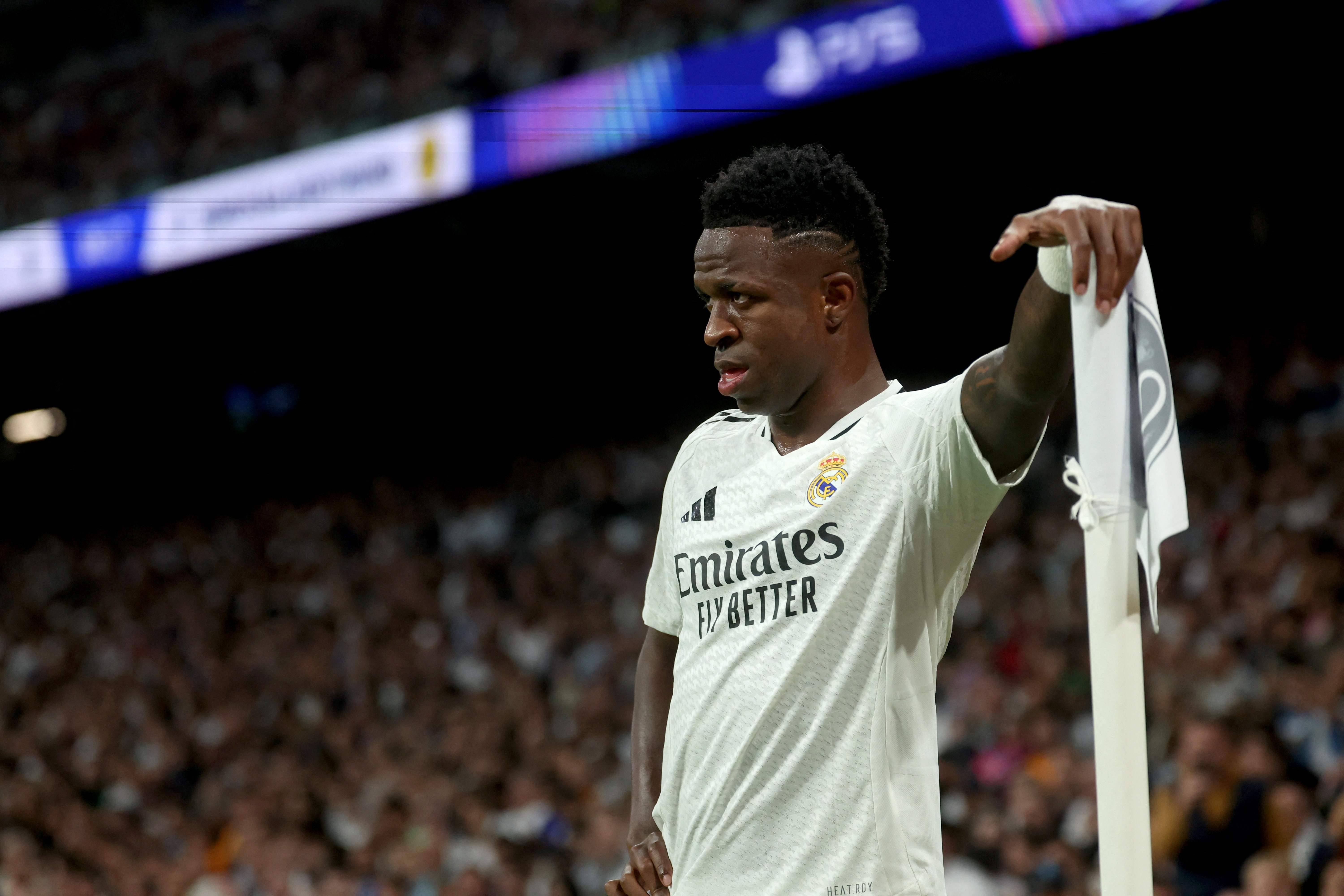 Arsenal monitora Vinícius Júnior, que pode deixar o Real Madrid