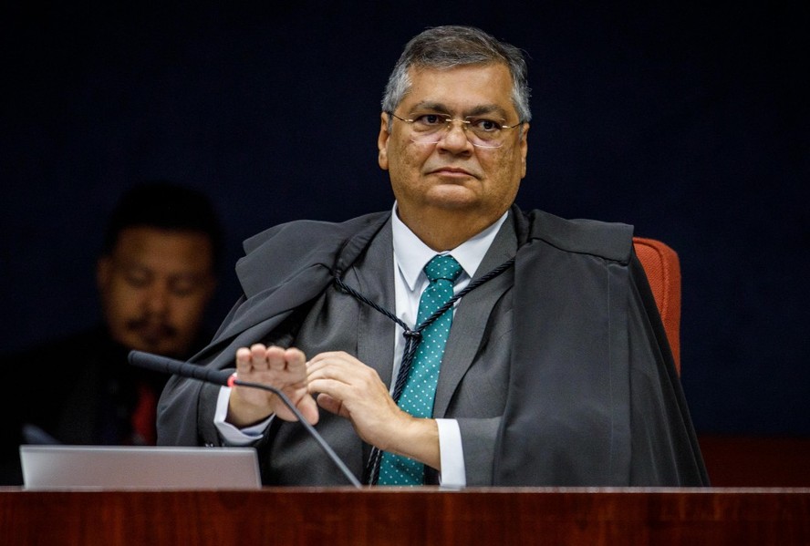 Ministro mais popular nas redes até deixar o governo, Dino não tem  substituto no Planalto para a batalha digital