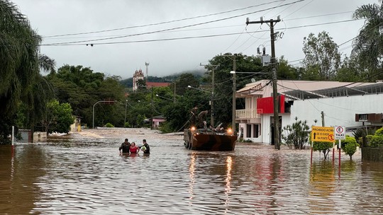 Inundações no Rio Grande do Sul afetam mais de 80% da atividade econômica do estado, diz Fiergs
 