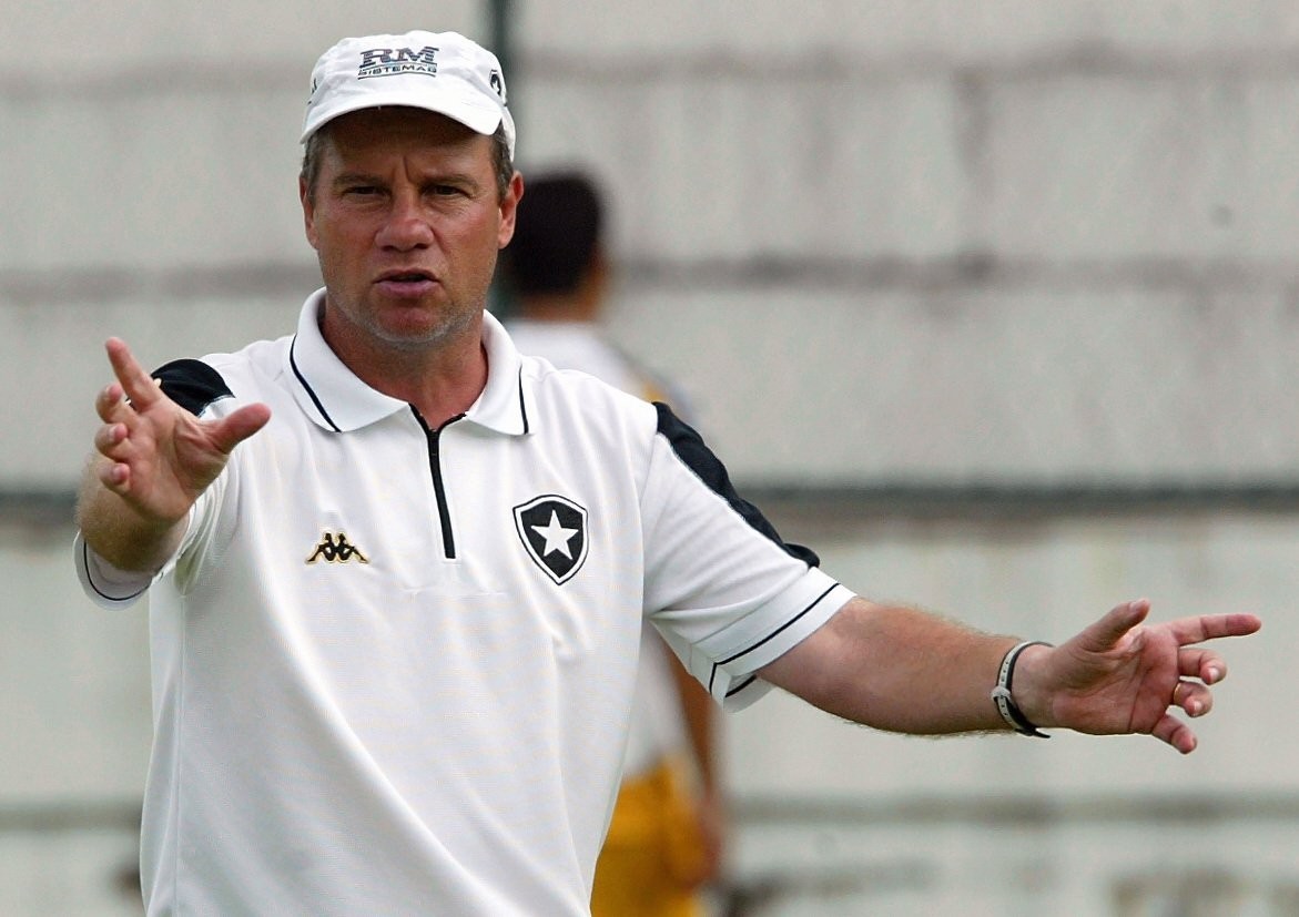 Paulo Bonamigo desiste de assumir cargo de coordenador-técnico do Botafogo - QTU Questões do Universo