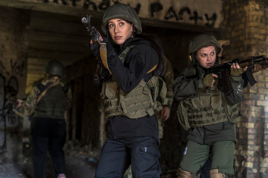 Exército brasileiro já treina mulheres para o front