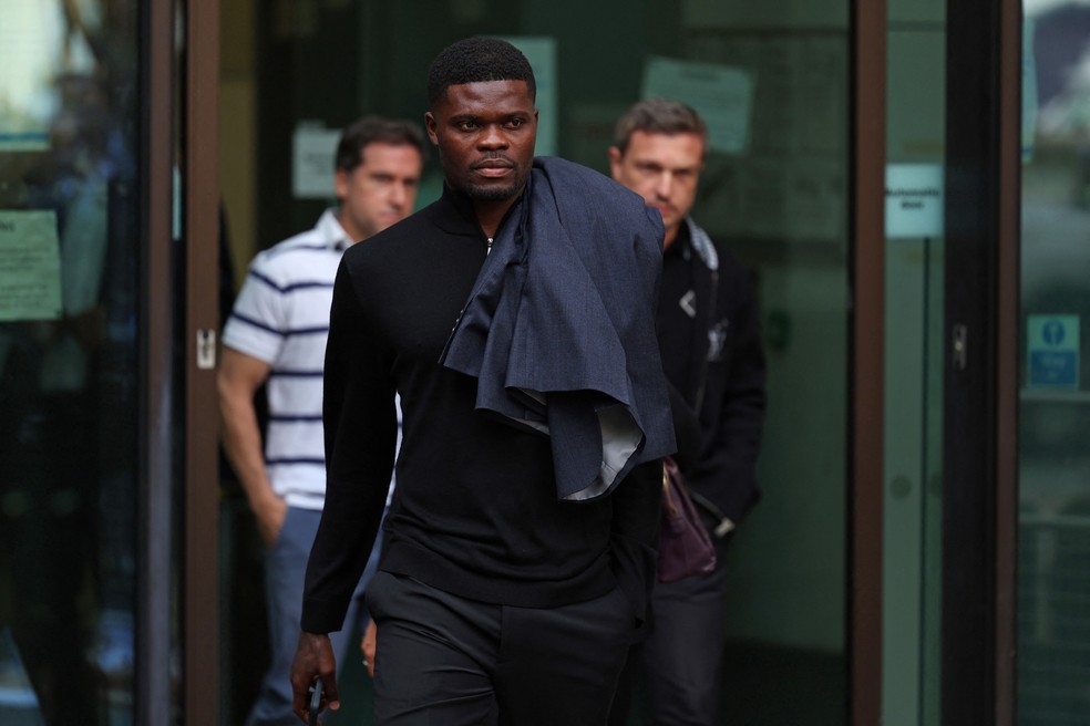 Thomas Partey na chegada a tribunal de Londres — Foto: AFP