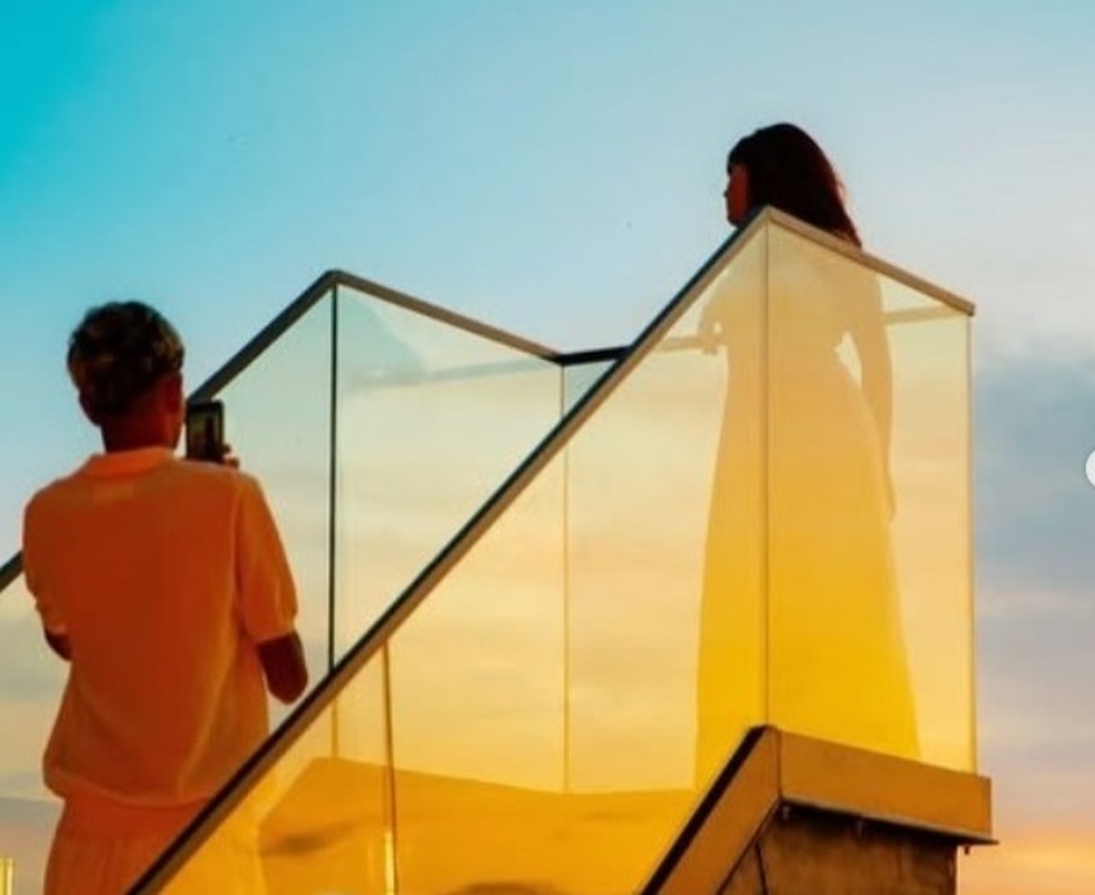 Escada com vista infinita no Mirante do Arvrão, no Vidigal, era um dos pontos mais procurados para fotos no local — Foto: Divulgação Redes Sociais/@mirantedoarvrão