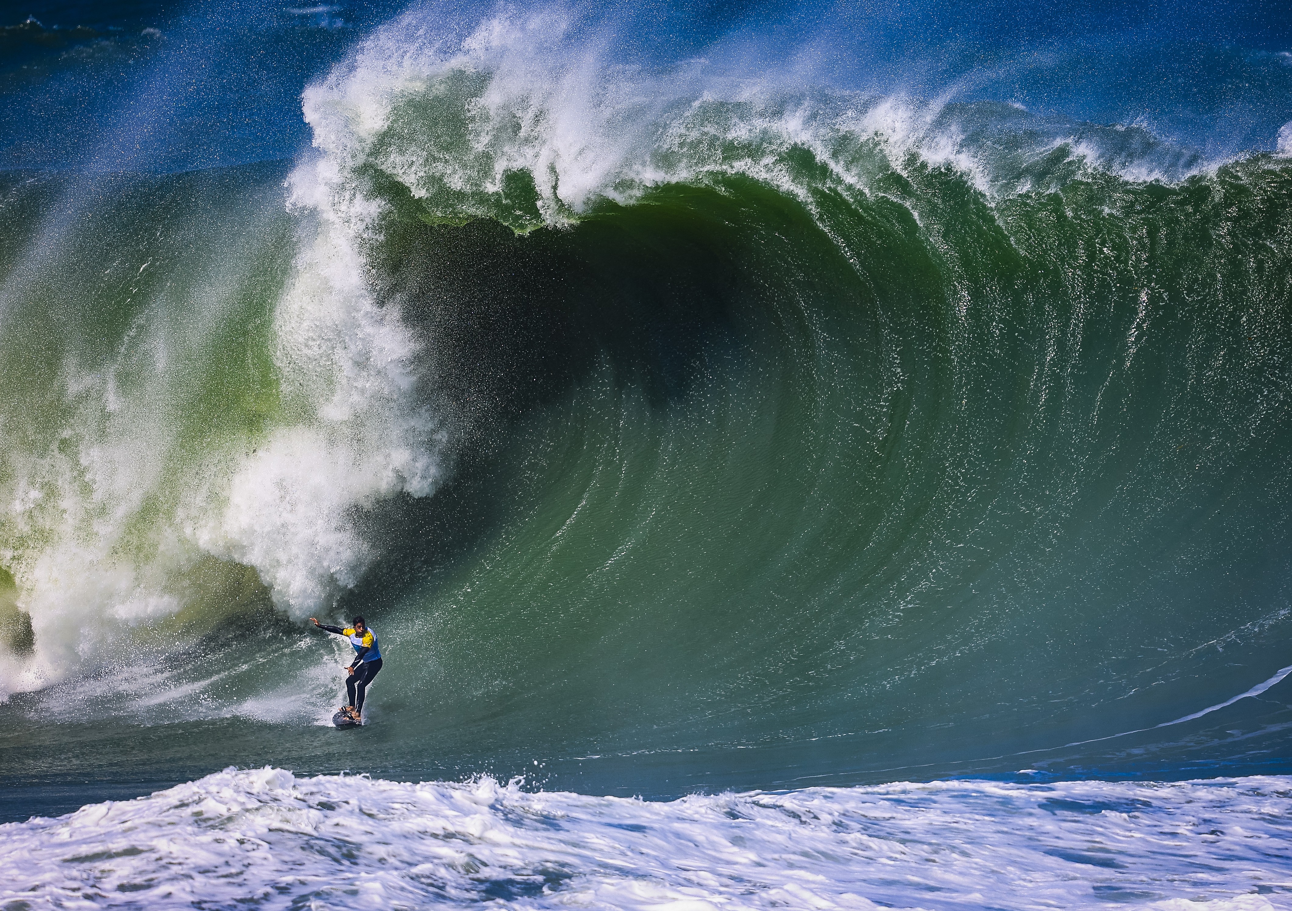 Com sinal verde para a competição, Itacoatiara Big Wave pode ter ondas de até cinco metros - QTU Questões do Universo