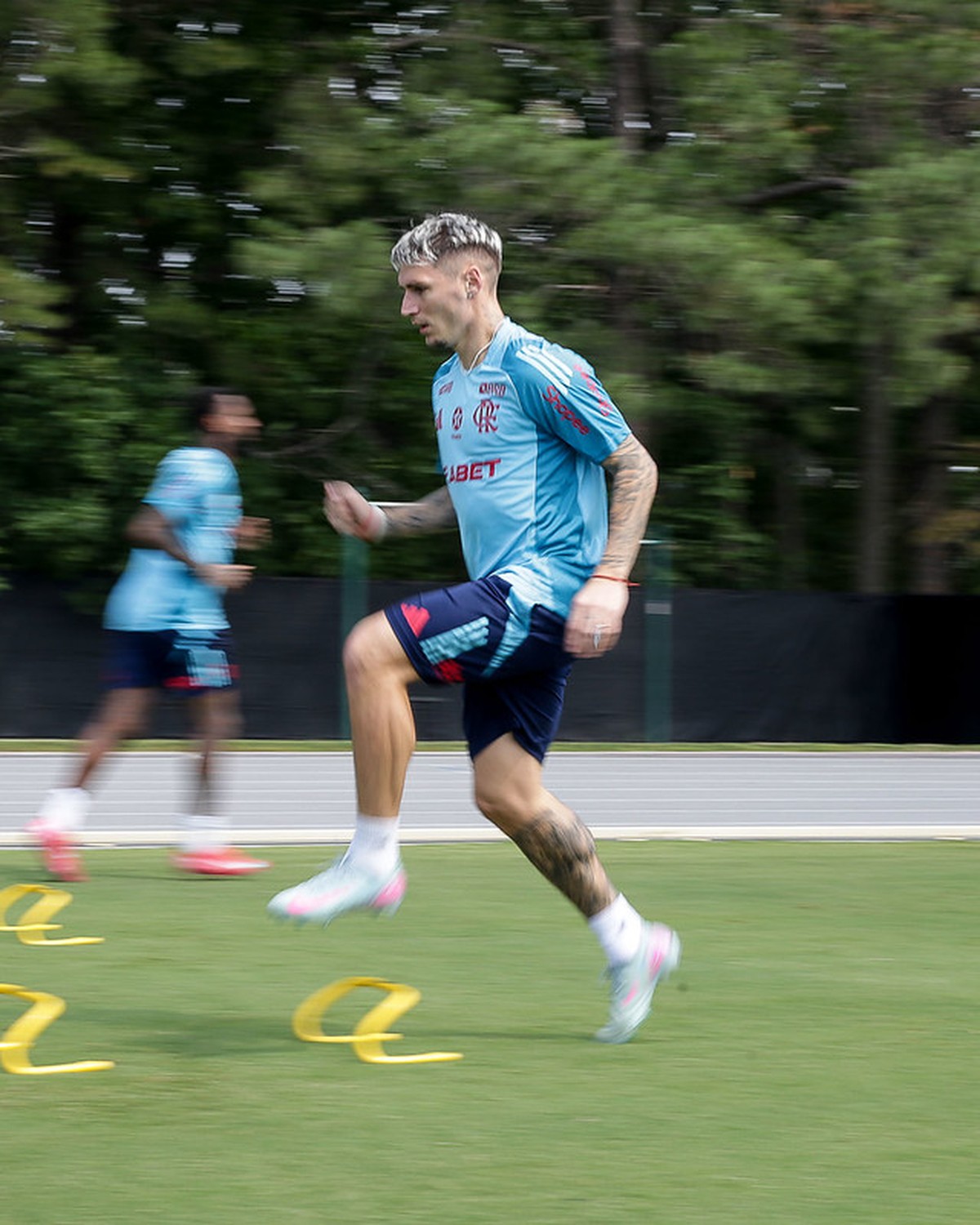 Flamengo se reunirá com agente de Varela nos Estados Unidos para selar renovação