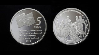 A moeda de prata tem valor de face de R$ 5 e também a primeira estrofe do hino da Independência. Lançada em 26 de julho em comemoração aos 200 anos da independência. — Foto: Banco Central do Brasil/Divulgação