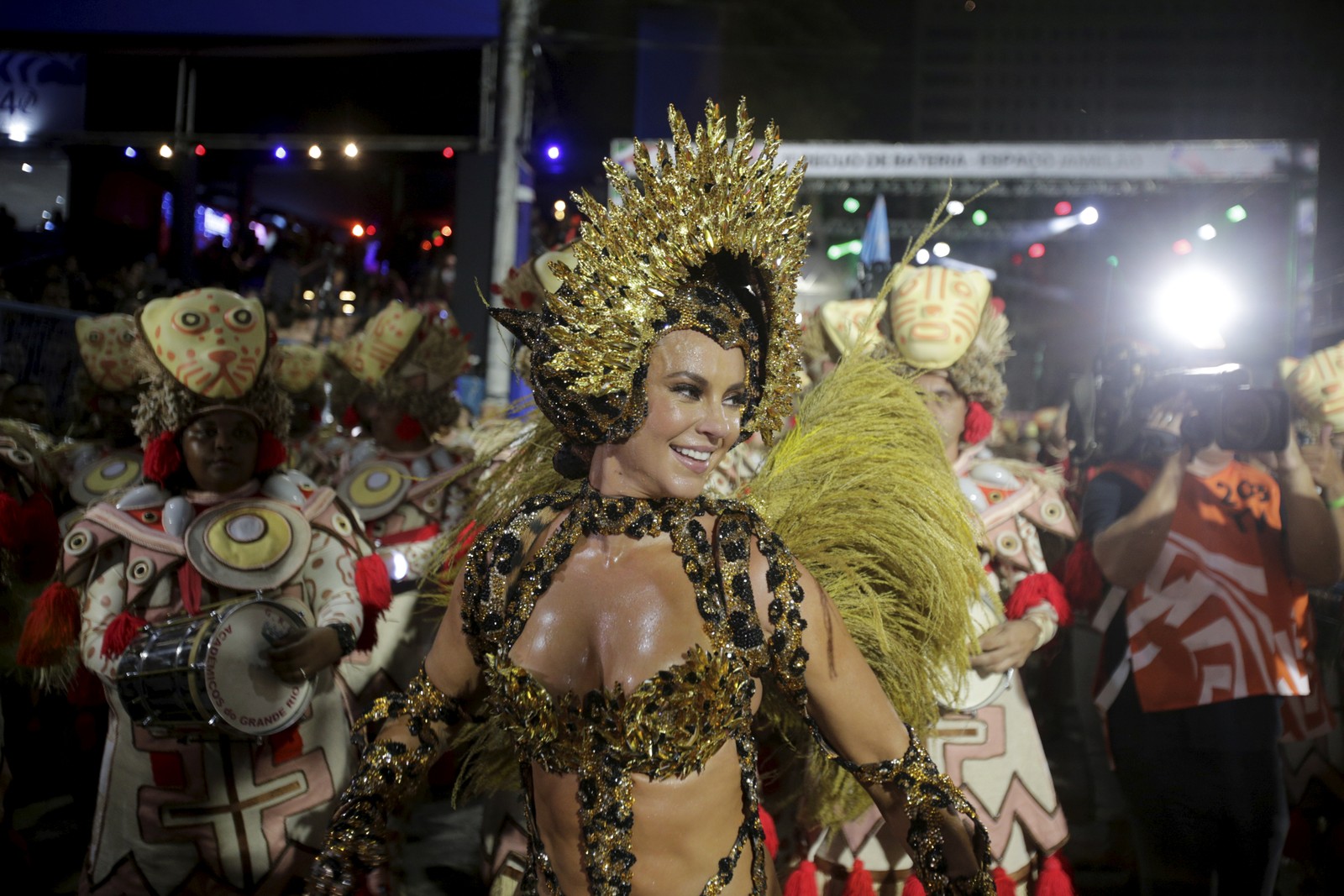 Desfile da Grande Rio - Paola Oliveira — Foto: Alexandre Cassiano
