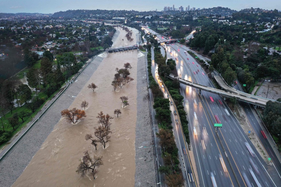 Rio atmosférico provocou tempestades na Califórnia, inundando regiões do Estado mais populoso dos EUA — Foto: Mario Tama/Getty Images via AFP