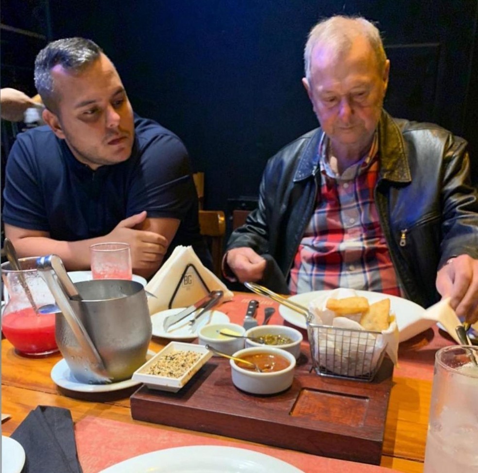 Vinicius Drumond com o pai Luizinho Drumond, que morreu vítima de um AVC, em 2020 — Foto: Reprodução