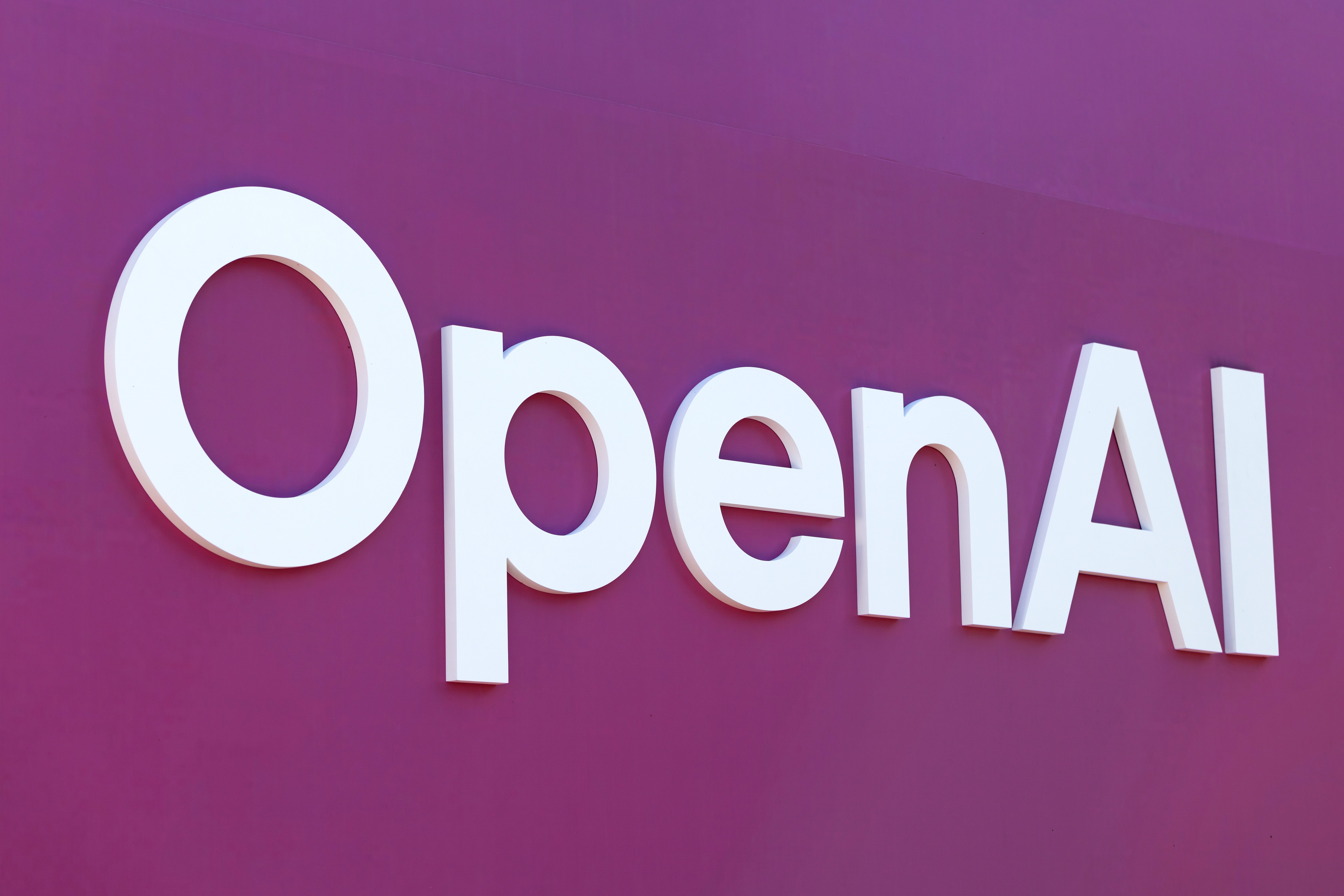 OpenAI elabora plano de cinco anos para cumprir investimento de US$ 1 trilhão em IA, diz FT