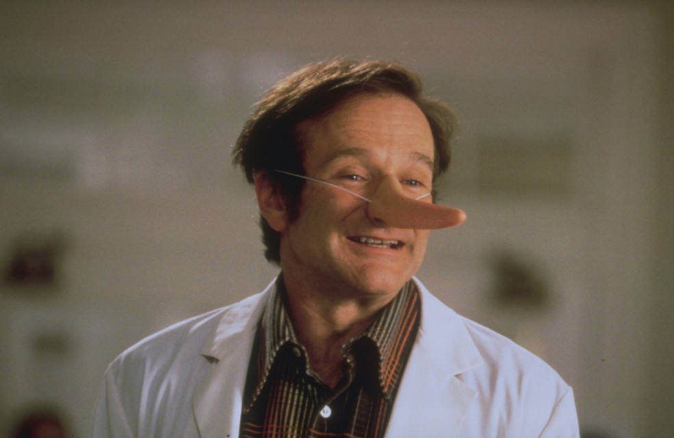 Robin Williams em cena do filme "Patch Adams — O amor é contagioso", de 1999 — Foto: Divulgação