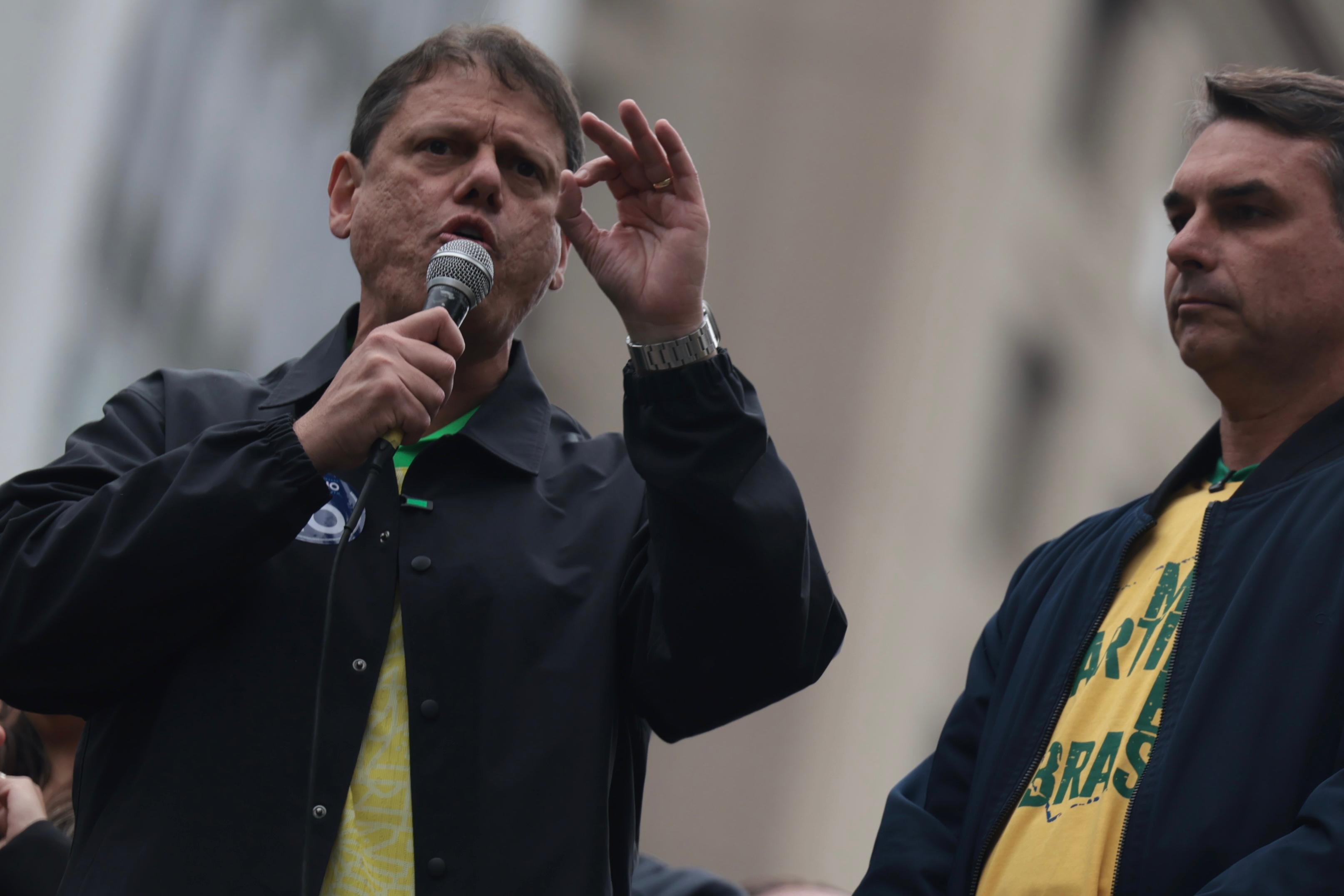 'As últimas revelações sobre Moraes precisam de respostas', diz Tarcísio em ato na Paulista