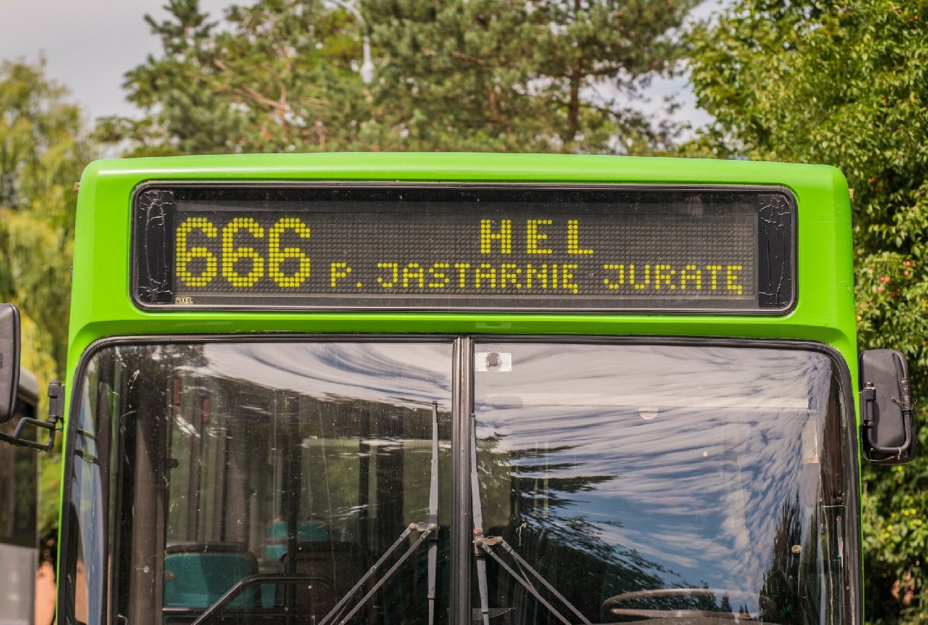 '666 - Hel': linha de ônibus volta a circular na Polônia após pressão religiosa e polêmica sobre número 'satânico'