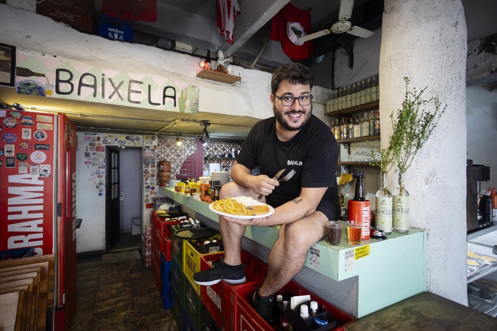 Baixela, o segundo colocado no ranking dos 50 melhores restaurantes para comer um PF no Rio. Na foto, João José Holanda, um dos sócios com Rodrigo Tavares — Foto: Leo Martins/Agência O Globo