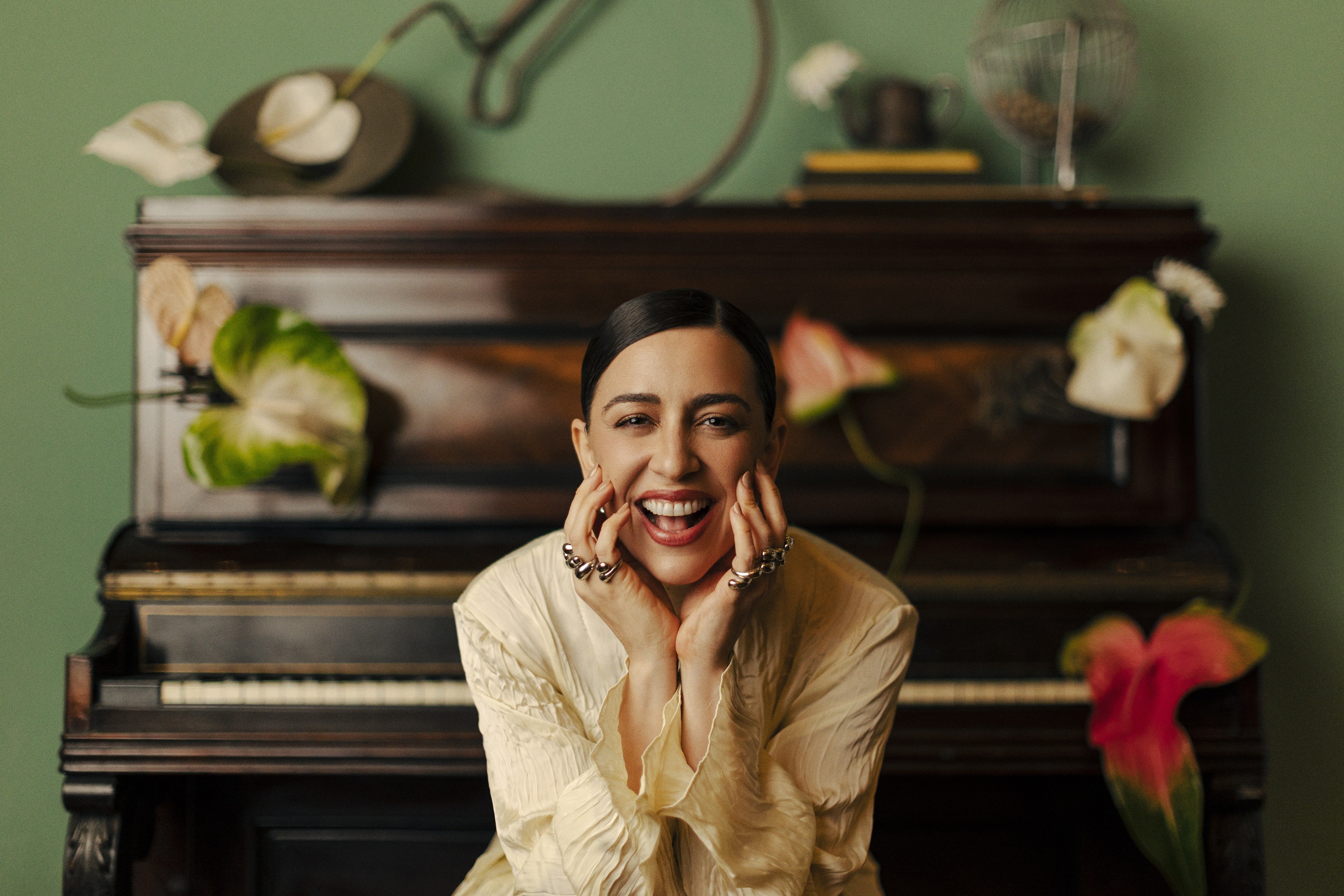 Roberta Sá lança audiovisual de 20 anos e anuncia turnê em 2026