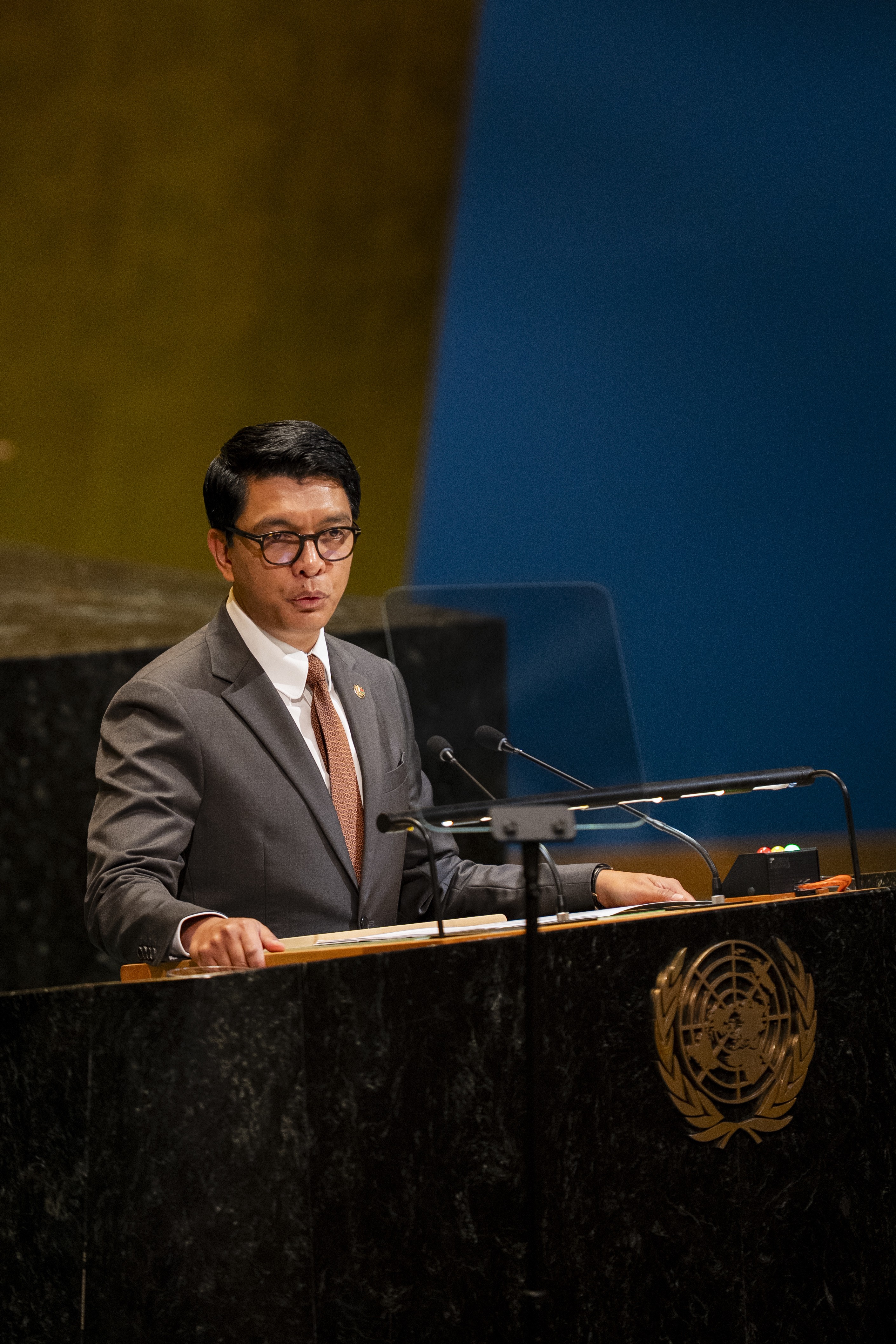 Presidente de Madagascar sofre impeachment em meio a crise política