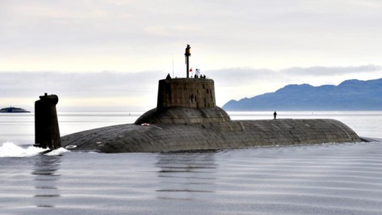 Submarino nuclear da classe dos maiores já construídos é aposentado pelo governo russo