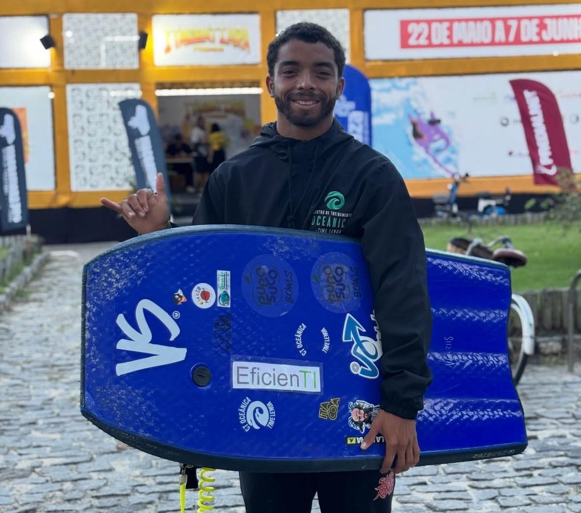 Acidente em Itacoatiara deixa bodyboarder colombiano em recuperação após cirurgia na coluna