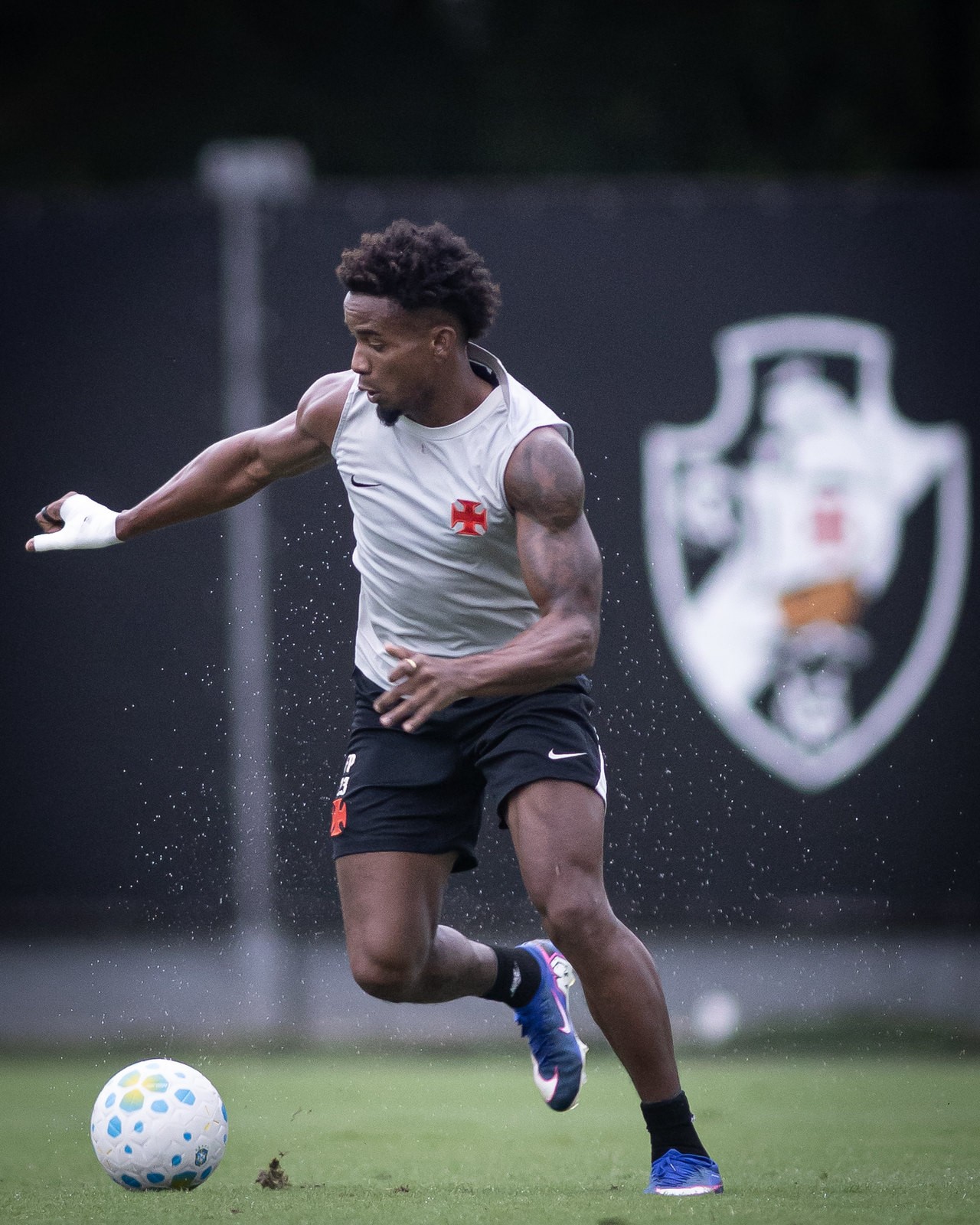Vasco recebe o Atlético-MG buscando paz antes de semestre intenso