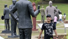 Taiwan promete remover 760 estátuas do ditador chinês Chiang Kai-shek