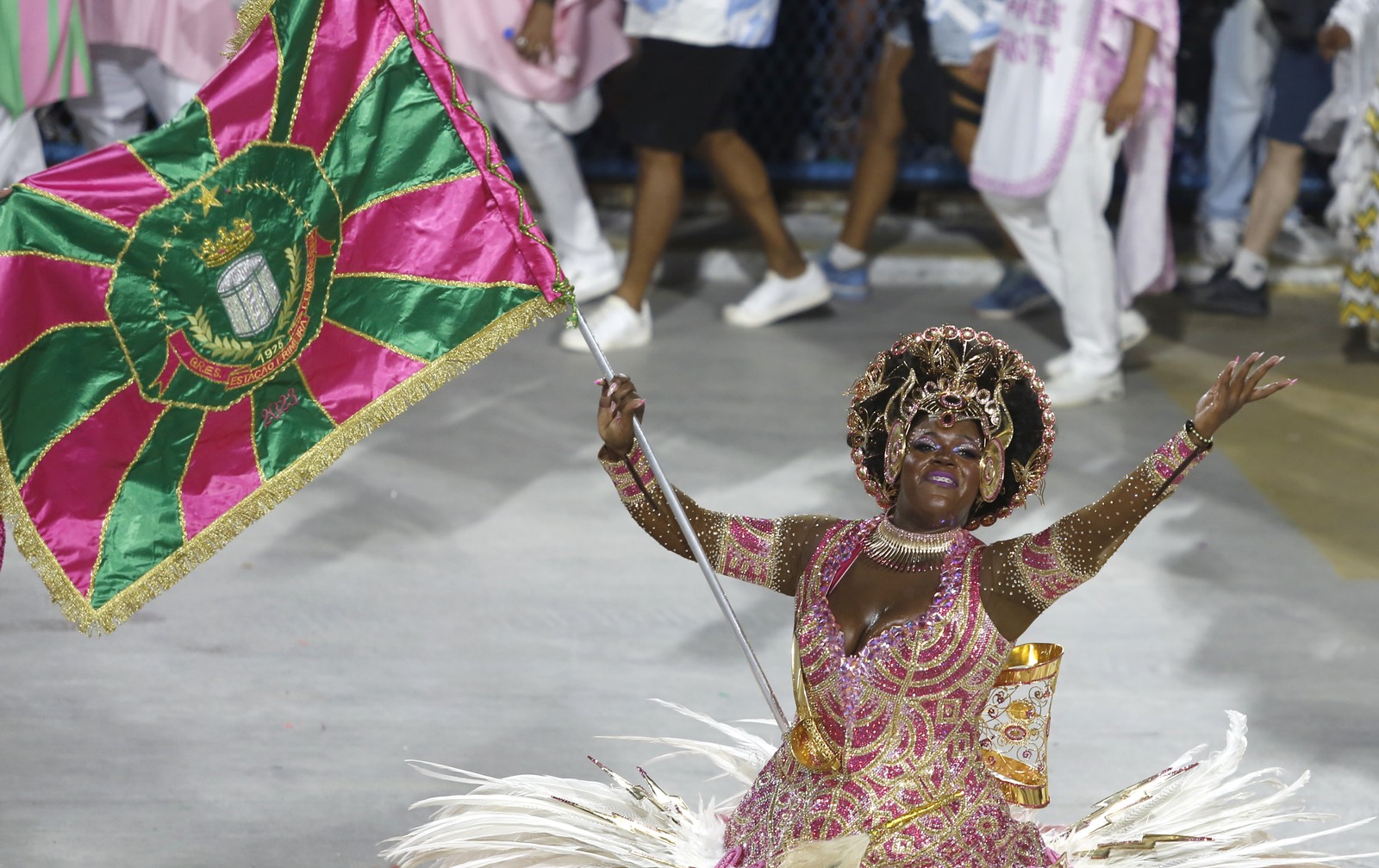 Porta-bandeira – Cintya Santos, da Mangueira — Foto: Fabio Rossi/Agência O Globo