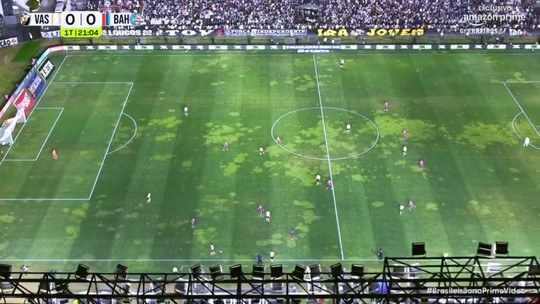 Vasco anuncia troca do gramado manchado de São Januário