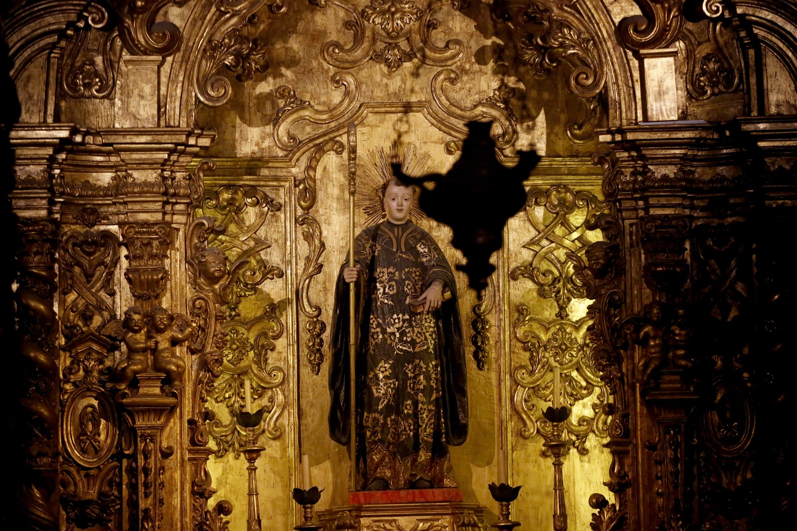 Detalhe da decoração interna do Mosteiro de São Bento — Foto: Custódio Coimbra/Agência O Globo