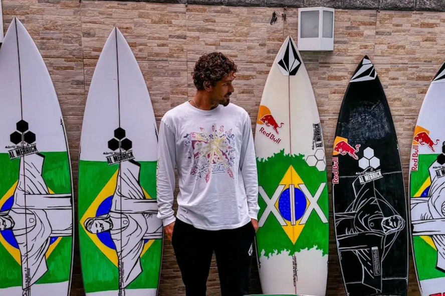 João Chianca não pôde competir com suas pranchas em homenagem ao Cristo Redentor - Foto: Reprodução