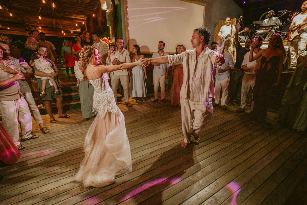 Jéssica Correia e Marco Luque se casam em Noronha — Foto: Santiago Salazar / @fotografandonoronha