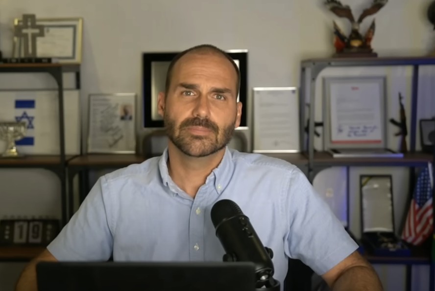 Eduardo Bolsonaro (PL-SP) em live neste domingo (21/07)