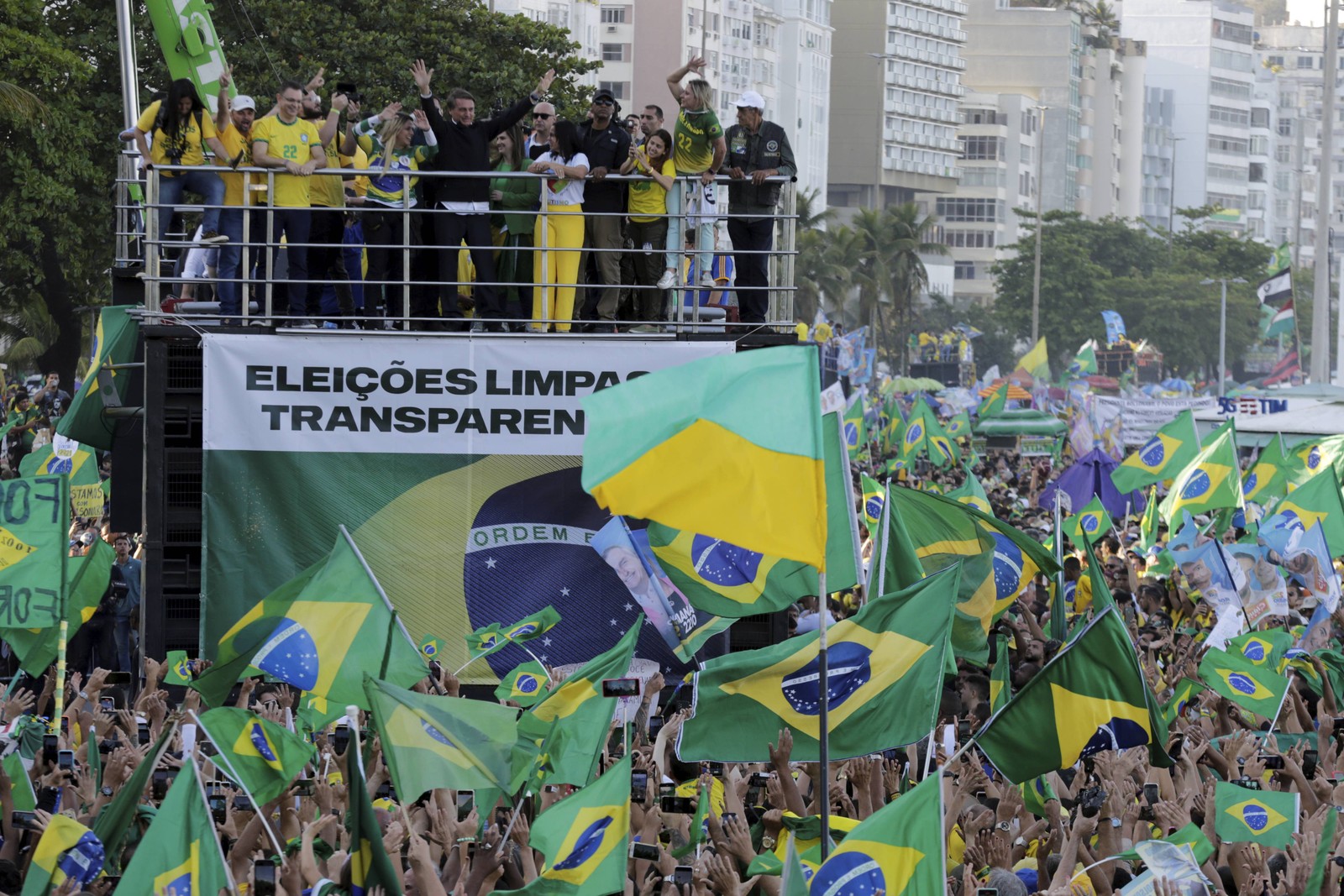 Jair Bolsonaro discursa em Copacabana, no feriado de 7 de setembro