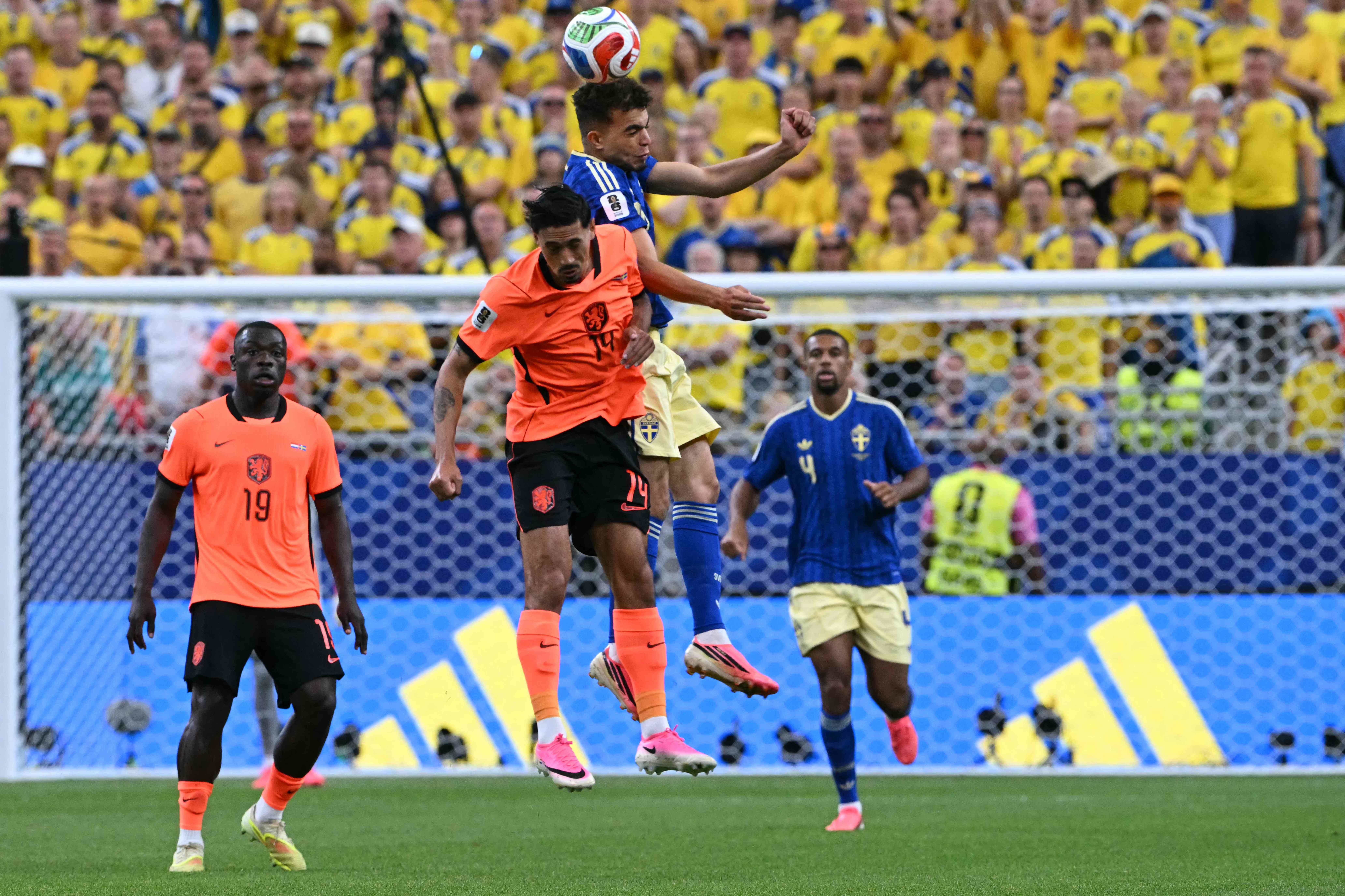 Holanda 1 x 0 Suécia: Brian Brobbey abre o placar aos 6 minutos de jogo; siga ao vivo