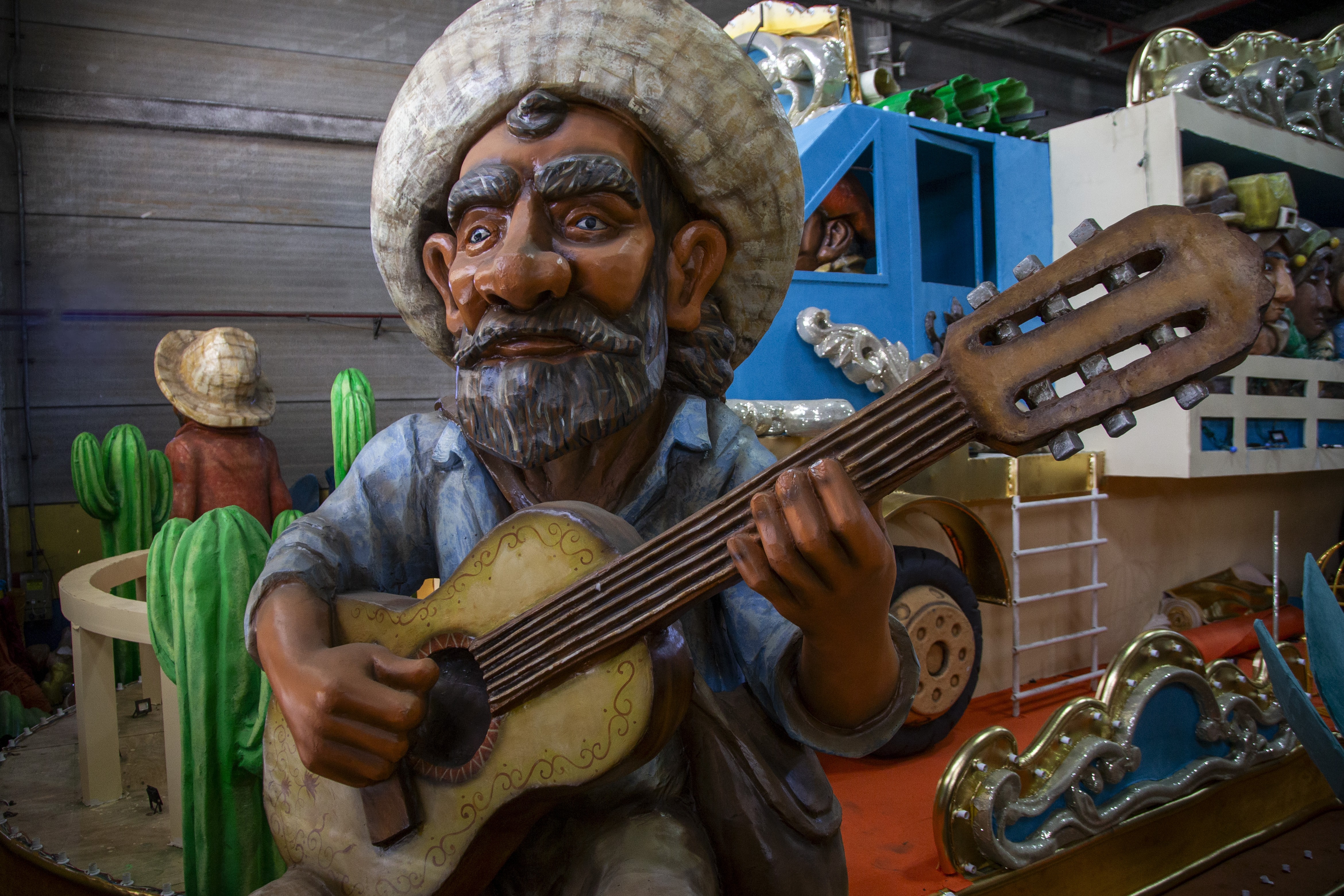 Enredo sobre Lula leva vereadores a pedir suspens&atilde;o de desfile na Sapuca&iacute;