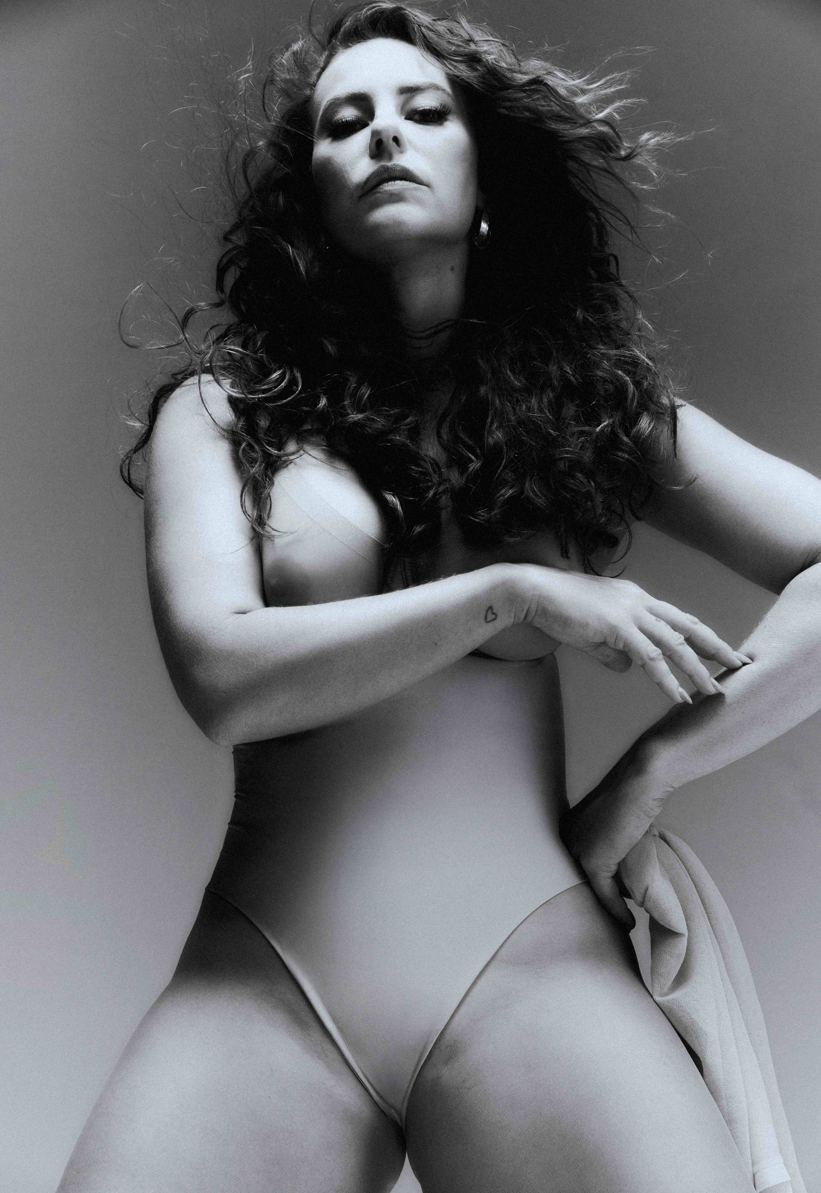 Paolla Oliveira em ensaio exclusivo para revista Ela.